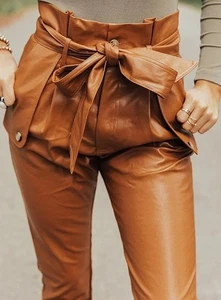 Fate Camel Kunstleder High Waist Hose Gr. M Gürtel Tapered Leg Neu mit Etikett 27" - Bild 1 von 7