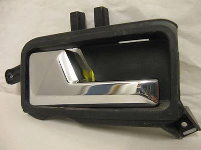 INTERIOR INNER DOOR HANDLE BEZEL LEFT FRONT 2011 2012 2013 2014 LINCOLN MKX - Image 1 of 4