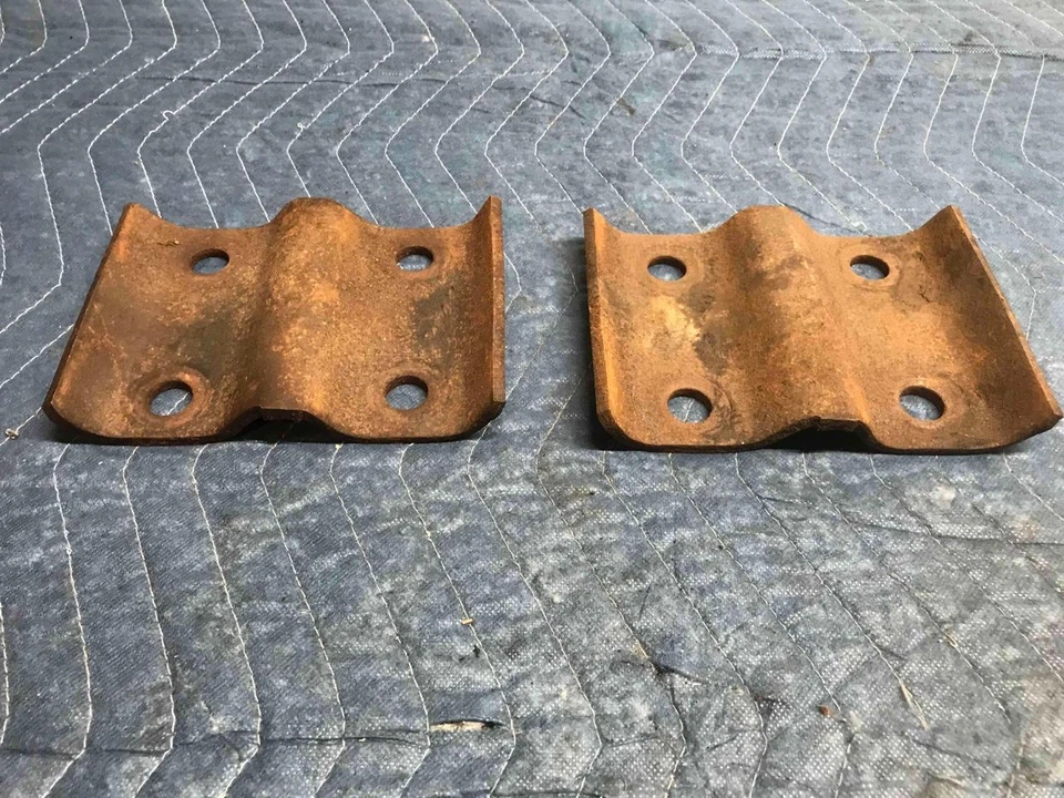 73-87 Chevy GMC Truck 1/2 TONELADA EJE TRASERO PLACAS DE RESORTE C10 K10 R10 V10 K5 Blazer Foto 1 de 1