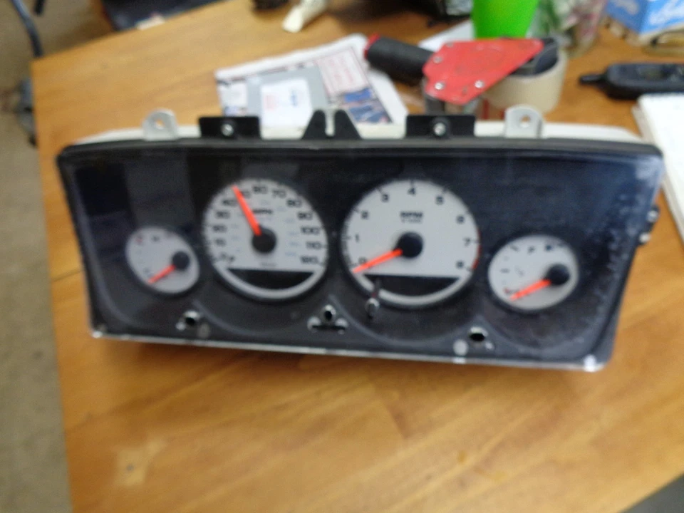 03-05 Dodge Neon Instrument Panel Speedometer Gauges 117K - Image 1 of 1