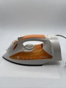 Sunbeam GCSBCL-212 Classic Iron 1200W Anti-Drip Nonstick Soleplate WORKS - Picture 1 of 7