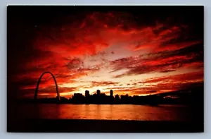 Cartolina d'epoca Missouri Saint Louis Gateway arco tramonto punto di riferimento - Foto 1 di 2