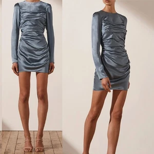 Shona Joy Neu mit Etikett Langarm gerafftes Satin Minikleid in Blau Rauch Größe US 4 - Bild 1 von 16