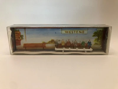 Merten 859 | Reisende - sitzend | Zubehör | Spur N | 1:160 | Figuren - Bild 1 von 2