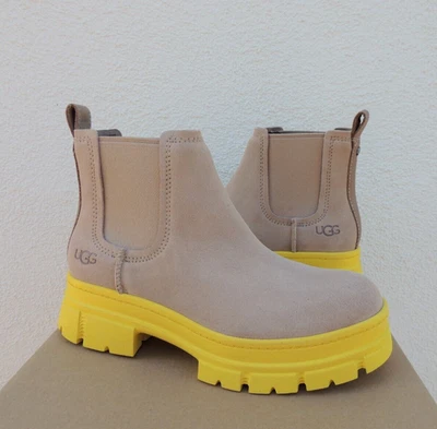 Botas de plataforma UGG SAND ASHTON CHELSEA IMPERMEABLES DE GAMUZA BLOQUE, EE. UU. 7.5/38.5 ~ NUEVAS EN CAJA Foto 1 de 4