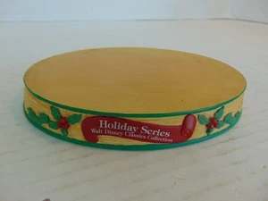 WDCC HOLIDAY SERIES Figurine Base PLUTO'S CHRISTMAS TREE - Picture 1 of 8