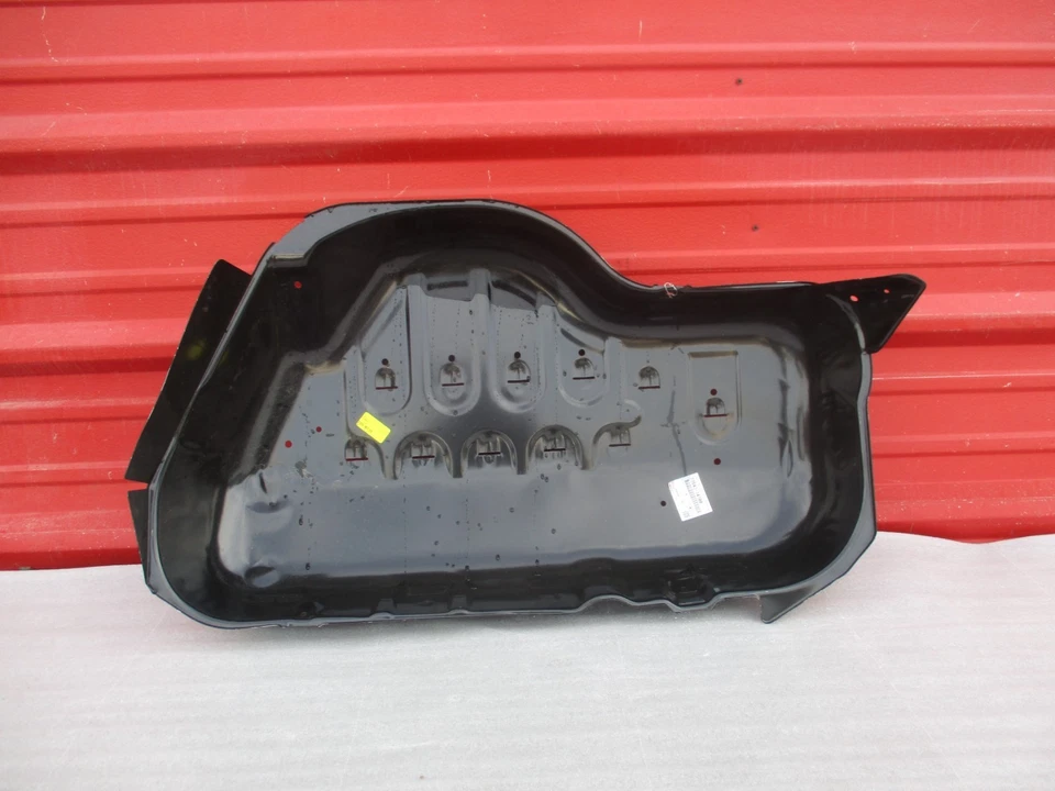 PROTECTOR TANQUE COMBUSTIBLE ORIGINAL TOYOTA 77641-14100 para SUPRA 1993-1998 Foto 1 de 4