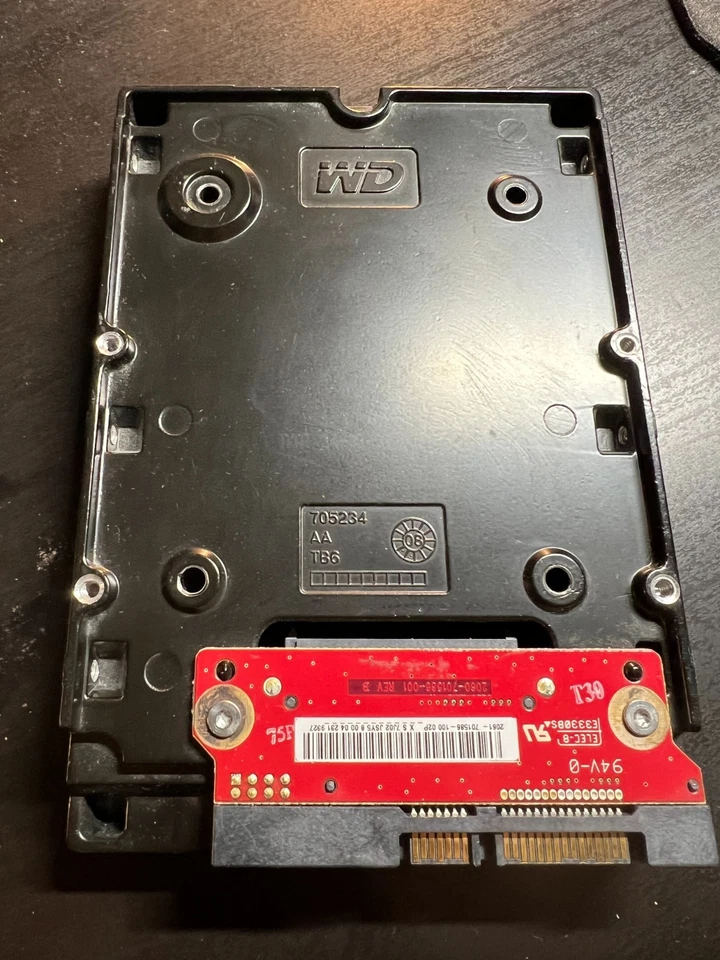 Adaptador WD Disco Duro Caddy 2.5" a 3.5" 705234 de Western Digital Foto 1 de 3