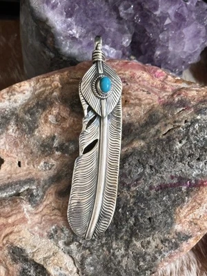 Colgante largo de pluma turquesa del suroeste de plata de ley  Foto 1 de 4