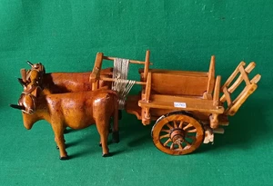 CARRO CARRETTO GIOGO COPPIA DI BUOI INTAGLIATI LEGNO MASSELLO ARTIGIANALE. DC90 - Foto 1 di 20