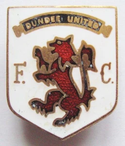 DUNDEE UNITED - Superb Vintage Shield Style Enamel Football Pin Badge - Picture 1 of 2