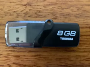 TOSHIBA USB 2.0 8GB DRIVE FLASH MEMORY-TRANSMEMORY - Picture 1 of 3