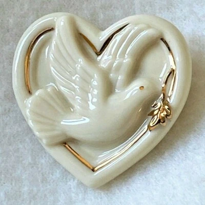Prendedor de paloma en forma de corazón de porcelana Lenox detalles dorados joyería navideña Foto 1 de 4