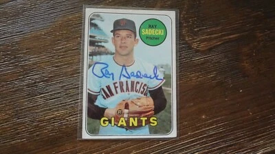 1969 TOPPS RAY SADECKI  AUTOGRAPHED BASEBALL CARD - Image 1 of 2