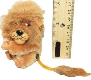 Vintage Dakin Lion 3" Plush Toy - Clip on Finger or Pencil Hugger Figure 70/80s - Picture 1 of 6