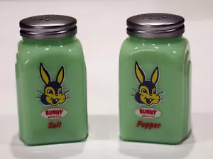 Bunny Bread Jadeite Salt & Pepper Shakers with Arch Side Design - Picture 1 of 2