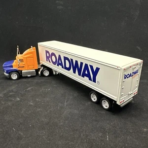 Matchbox 1/97 Scale DYM 38007 - Ford Aeromax Tractor Trailer Roadway Express Inc - Bild 1 von 8