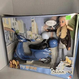 My Scene Barbie Vespa Set de Regalo Muñeca y Scooter Azul Moto 2003 Nuevo En Caja - Imagen 1 de 8