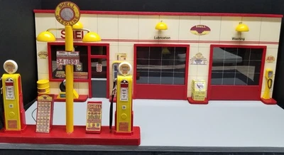 SHELL GAS STATION FRONT W/ 2 PUMP ISLAND DIORAMA DISPLAY  HAND CRAFTED, NEW - Image 1 of 4