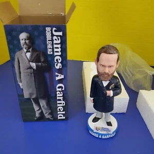 James Garfield Bobblehead Lake County Captains Guardians Nuevo en Caja 13/07/24 SGA/1000 - Imagen 1 de 5