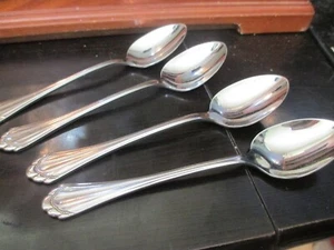 LOTE DE 4 CUCHARAS DE CENA MARQUETTE cubiertos de acero inoxidable Oneida envío gratuito a ee. uu. - Imagen 1 de 1