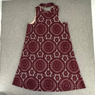 Vestido recto American Rag de encaje borgoña pequeño sin mangas Foto 1 de 4