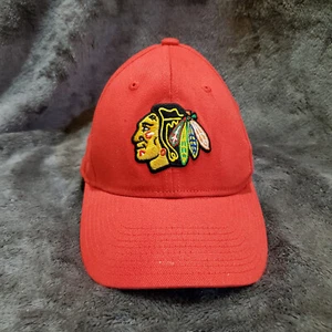 Chicago Blackhawks Fitted Cap Mens S/M Red Reebok NHL Fitmax70 Hockey Qwik Ship - Picture 1 of 10