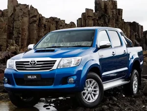 Toyota Hilux N70 2006-2015 - Bonnet anti-glare strip | Solarscreen Dash Shade - Picture 1 of 1