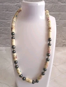 Vintage Wood & Glass Beads Cream Black Pink Floral Necklace 18" VGC - Picture 1 of 2