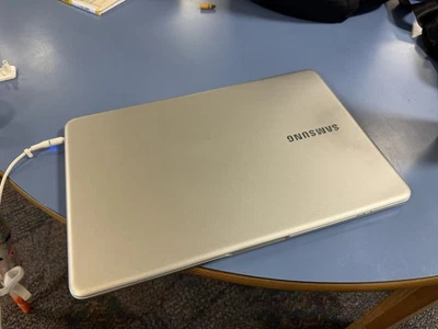 Portátil Samsung Notebook 9 Intel Core i7-8550U 16GB 15", Buen Estado Foto 1 de 4