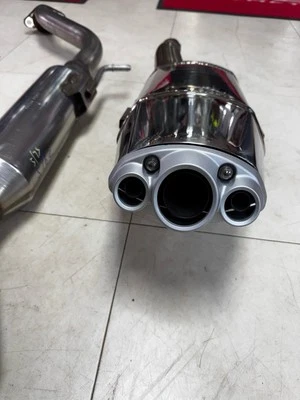 Triumph 675 06-08 Exhaust System (Slip On & Link Pipe) (Non Cat) - Image 1 of 4