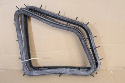 STUDEBAKER 1953 A 1961 CARROCERÍA C HALCÓN CUARTO TRASERO VENTANA VENTILACIÓN GOMA 303678 79 Foto 1 de 4