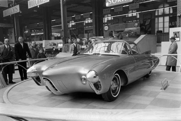 Oldsmobile Golden Rocket Concept Car Motor Show 1957 Car Old Photo 2 - image 1 of 1