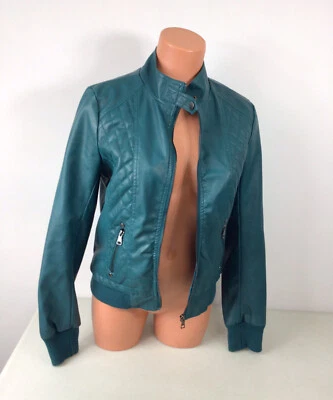 Chaqueta de cuero Charlotte Russe pequeña para mujer Foto 1 de 4