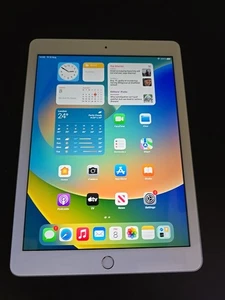 Apple iPad 5th Gen - 32gb  Wifi  Silver  A1822.    (DK661) - Picture 1 of 8