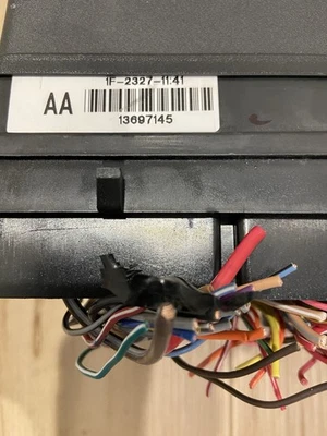 2008-2011 BUICK LUCERNE CADILLAC DTS REAR FUSE BOX UNDER SEAT 13697145 - Image 1 of 4