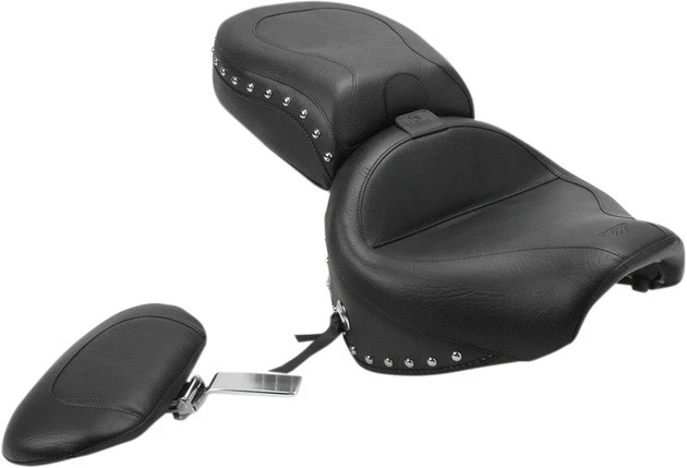 Mustang Wide Touring Seat With Driver Backrest Studded/Conchos #79190 for Yamaha - Imagem 1 de 1
