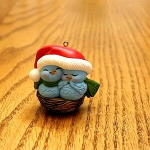 AVON Nestled Together Keepsake Christmas Ornament 1982 Birds Plastic   - Picture 1 of 3