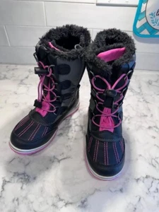Stivali invernali alla moda Euc Kids Adventure Gear Totes taglia 13 - Foto 1 di 4