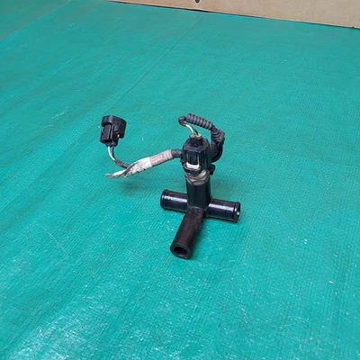 Sensor de refrigerante enchufable Toyota Prius 2010-2015 con cable OEM 82124-47040 Foto 1 de 4