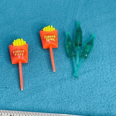 Topper de cupcakes vintage 3 botellas de cola y 2 selecciones de papas fritas Foto 1 de 4