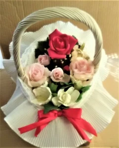 White WILLOW WICKER BASKET~WEDDING~FLOWER GIRL~BRIDESMAID~lined~lace~silk flower - Picture 1 of 5