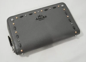 NWT Coach 22892 Prarie Rivets Medium Zip Wallet in Leather. Heather Grey - Picture 1 of 8