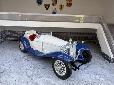 Alfa Romeo 1/18 Burago - Immagine 1 di 4