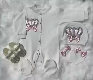 Newborn girl coming home outfit/ Girl take home crown layette set/ baby crown - Picture 1 of 6