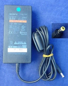 Original Charger sony SCPH-70100 PLAYSTATION Slim 8.5V 5.65A 4.8mm/1.7mm - Picture 1 of 1