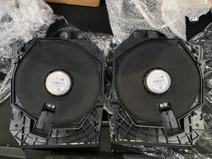 Bmw 4er F36 Zentralbass / Rechts Und Links / Stereo - Bild 1 von 4