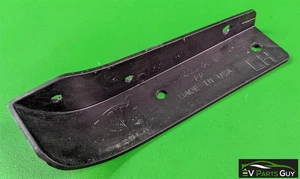 Tesla Model S 2012-2020 REAR WHEEL LINER BRACKET - LEFT, DRIVERS - 1016323-00-B - Picture 1 of 5