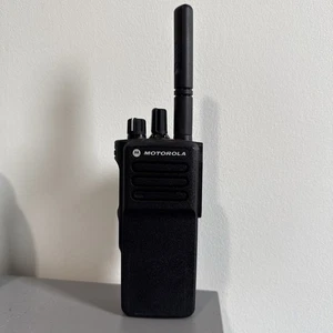 Motorola DP4400e UHF Radiotelefon dwukierunkowy X2 - Zdjęcie 1 z 5