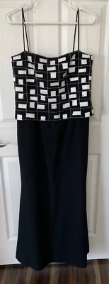 Vestido formal Daymor Couture talla 14 blanco y negro estrás cuentas Foto 1 de 4